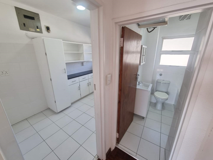 To Let 1 Bedroom Property for Rent in Sea Point Western Cape